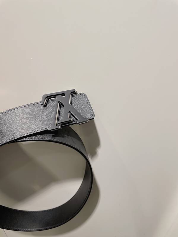 Louis Vuitton 40MM Belt LVB00374